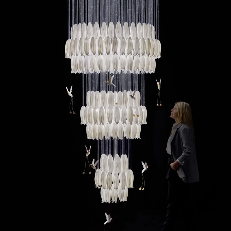 Большая Люстра для Лестницы Sagarti Contemporary chandelier ALBA GRAND Flowers & Birds Белый Золотой в Самаре | Loft Concept 