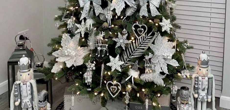 Дизайнерская Елка с Серебряным Декором Christmas Tree Silver Flowers Дизайнерская Елка с Серебряным Декором Christmas Tree Silver Flowers - Loft-Concept в Самаре