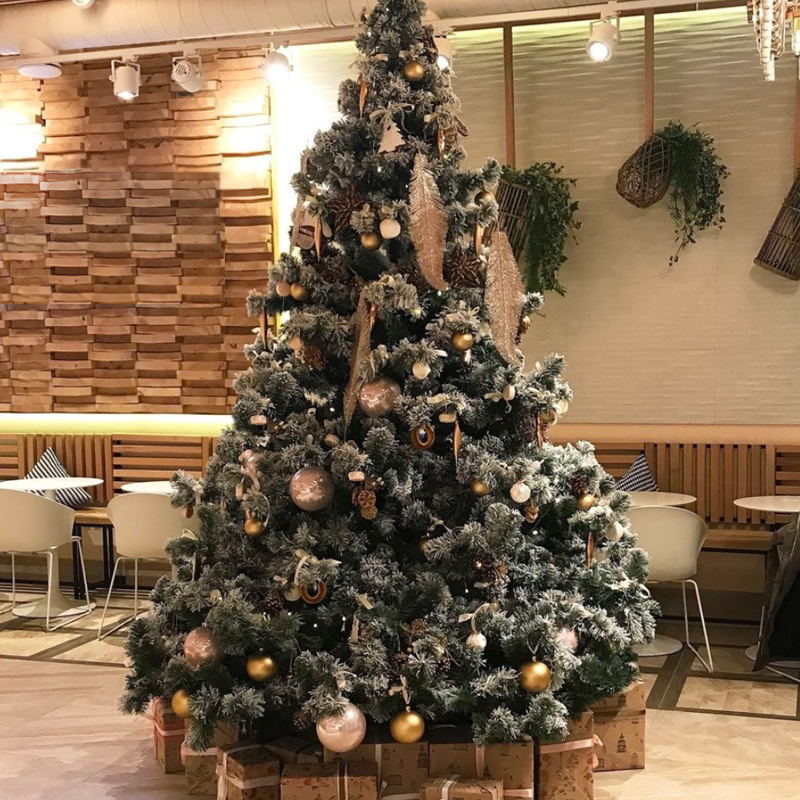 Дизайнерская  Елка с Золотым новогодним декором Christmas Tree Golden Feathers Золотой Зеленый в Самаре | Loft Concept 