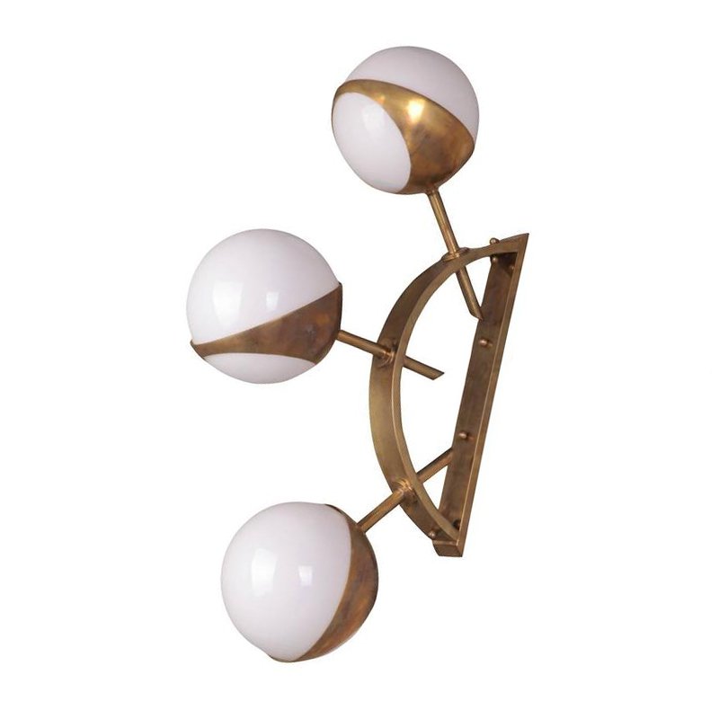 Бра Midcentury Style Triple Orb Brass and Glass Wall Lamp Латунь Белый в Самаре | Loft Concept 