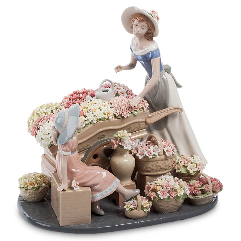 Статуэтка фарфоровая Девушка и маленькая девочка с цветами Charming Statuette Белый Розовый Серо-голубой Зеленый Бежевый Серый в Самаре | Loft Concept 