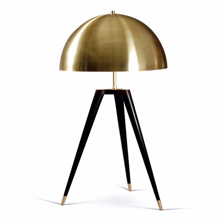 Настольная лампа Matthew Fairbank Fife Tripod Table Lamp Черный Глянцевое золото в Самаре | Loft Concept 