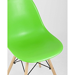 Пластиковый стул на ножках из массива бука Eames Light Green варинант исполнения - 2 | Loft Concept в Самаре