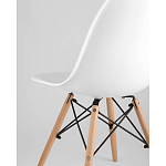 Пластиковый стул на ножках из массива бука Eames White  варинант исполнения - 3 | Loft Concept в Самаре