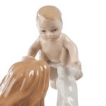 Статуэтка фарфоровая Девушка с ребенком Charming Statuette варинант исполнения - 1 | Loft Concept в Самаре