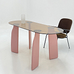 Обеденный стол со стеклянной столешницей и розовыми ножками с тканевой обивкой Wrigley варинант исполнения - 5 | Loft Concept в Самаре