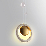 Подвесной светильник с бежевым текстурным кольцом и латунным шаром в центре Tactile  варинант исполнения - 7 | Loft Concept в Самаре