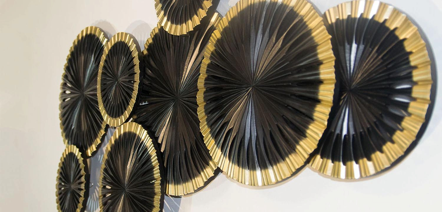 Арт-объект Apollo Black and Gold Wall Plaque Disc gap 8 Арт-объект Apollo Black and Gold Wall Plaque Disc gap 8 - Loft-Concept в Самаре