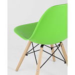 Пластиковый стул на ножках из массива бука Eames Light Green варинант исполнения - 3 | Loft Concept в Самаре