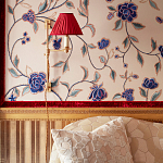 Обои с вышивкой ручной работы Flora Catherine colourway on Liso Pearl wool sateen варинант исполнения - 3 | Loft Concept в Самаре