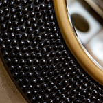 Зеркало в черной фактурной раме с золотым кантом Summon the Light варинант исполнения - 2 | Loft Concept в Самаре