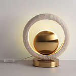 Настольная лампа с бежевым текстурным кольцом и латунным шаром в центре Tactile   варинант исполнения - 3 | Loft Concept в Самаре