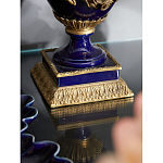 Подсвечник из темно-синего фарфора с бронзовыми элементами и цветами Eden Garden варинант исполнения - 6 | Loft Concept в Самаре