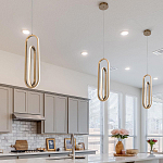 Подвесной светильник золотого цвета с двумя вытянутыми овальными рамками в форме скрепки Eurofase варинант исполнения - 8 | Loft Concept в Самаре