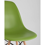 Пластиковый стул на ножках из массива бука Eames Green варинант исполнения - 2 | Loft Concept в Самаре