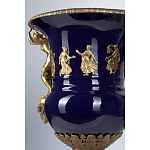 Ваза темно-синего цвета из фарфора с бронзовыми ручками в виде фигур Eden Garden porcelain and bronze варинант исполнения - 3 | Loft Concept в Самаре