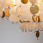 Люстра подвесная с белыми и золотыми круглыми подвесками Диаметр 70 см SHELL Chandelier варинант исполнения - 3 | Loft Concept в Самаре