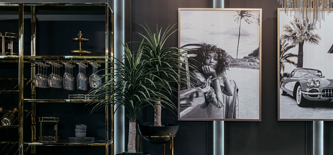 Холст Tropical auto vibe with a girl Холст Tropical auto vibe with a girl - Loft-Concept в Самаре