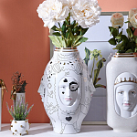 Ваза с декоративными лицами и графическими элементами в виде сердец и символов Faces of Imagination варинант исполнения - 5 | Loft Concept в Самаре
