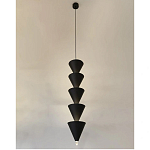Подвесной светильник светодиодный в виде ряда черных металлических конусов  Herringbone варинант исполнения - 1 | Loft Concept в Самаре