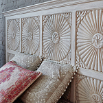 Двуспальная кровать из массива манго с резьбой Olan Grey Mango Bed варинант исполнения - 2 | Loft Concept в Самаре