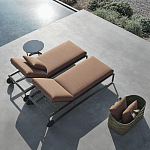 Шезлонг на металлическом каркасе с регулируемой спинкой GUELL Sunbed варинант исполнения - 2 | Loft Concept в Самаре