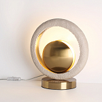 Настольная лампа с бежевым текстурным кольцом и латунным шаром в центре Tactile   варинант исполнения - 4 | Loft Concept в Самаре