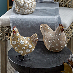 Статуэтка курица с резными белыми цветами на бежевой фактурной поверхности Rustic Chicken варинант исполнения - 4 | Loft Concept в Самаре
