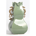 Ваза зеленого цвета из фарфора с бронзовыми ручками в виде драконов и рельефным цветочным декором Eden Garden porcelain and bronze варинант исполнения - 4 | Loft Concept в Самаре