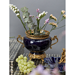 Ваза темно-синяя фарфоровая на бронзовой подставке с ажурным ободком и изогнутыми ручками Eden Garden варинант исполнения - 4 | Loft Concept в Самаре