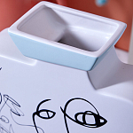 Ваза плоская белая с абстрактными черными линиями в форме лиц Faces of Imagination варинант исполнения - 6 | Loft Concept в Самаре