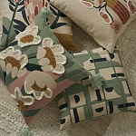 Подушка декоративная зеленого цвета с геометрическим рисунком Divine Abstractions варинант исполнения - 8 | Loft Concept в Самаре