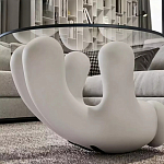 Дизайнерский журнальный стол с круглой прозрачной столешницей на белом фигурном основании Luqak варинант исполнения - 4 | Loft Concept в Самаре