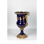 Ваза темно-синего цвета из фарфора с бронзовыми ручками в виде фигур Eden Garden porcelain and bronze варинант исполнения - 1 | Loft Concept в Самаре