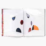 Книга по искусству Yayoi Kusama: I Spend Each Day Embracing Flowers варинант исполнения - 5 | Loft Concept в Самаре