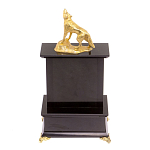 Часы настольные с декором в виде волка из натурального камня Офиокальцит Wolf Stone Clock варинант исполнения - 4 | Loft Concept в Самаре