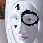 Ваза с декоративными лицами и графическими элементами в виде сердец и символов Faces of Imagination варинант исполнения - 6 | Loft Concept в Самаре