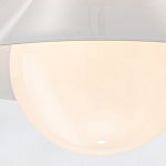 Потолочный светильник в форме конуса с белым шарообразным плафоном Quintiesse варинант исполнения - 3 | Loft Concept в Самаре