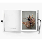 Подарочное издание про феминизм в моде Марии Грации Кьюри Her Dior Maria Grazia Chiuris New Voice варинант исполнения - 3 | Loft Concept в Самаре