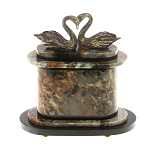 Часы настольные из натурального камня с декором в виде двух лебедей Swans Stone Clock варинант исполнения - 3 | Loft Concept в Самаре