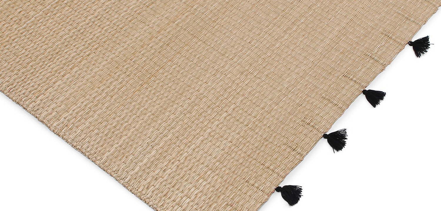 Ковер с помпонами Wicker Carpet Ковер с помпонами Wicker Carpet - Loft-Concept в Самаре