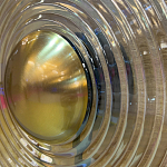 Бра с круглым рифленым плафоном янтарного цвета Savio Glass Disc Light варинант исполнения - 1 | Loft Concept в Самаре