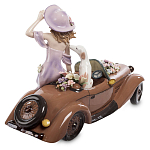 Статуэтка фарфоровая Девушка с автомобилем Charming Statuette варинант исполнения - 2 | Loft Concept в Самаре