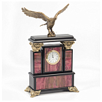 Часы настольные из родонита и бронзы с декором в виде орла Eagle Stone Clock варинант исполнения - 2 | Loft Concept в Самаре