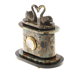 Часы настольные из натурального камня с декором в виде двух лебедей Swans Stone Clock варинант исполнения - 2 | Loft Concept в Самаре