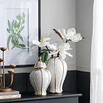 Ваза белая с крышкой и золотистыми вертикальными полосками Chinoiserie Ceramics варинант исполнения - 1 | Loft Concept в Самаре