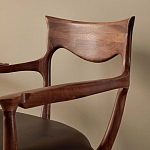 Кушетка с деревянным каркасом и сиденьем из коричневой натуральной кожи Moon Walnut Furniture варинант исполнения - 3 | Loft Concept в Самаре