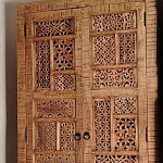 Этнический шкаф с орнаментом резьба из дерева Indian Antique Furniture варинант исполнения - 1 | Loft Concept в Самаре