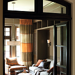 Бра с белым матовым стеклянным плафоном и тремя декоративными шарами Hinkley варинант исполнения - 2 | Loft Concept в Самаре