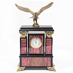 Часы настольные из родонита и бронзы с декором в виде орла Eagle Stone Clock варинант исполнения - 1 | Loft Concept в Самаре